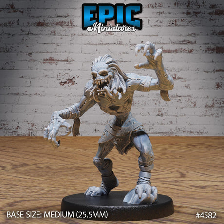 Classic Ghoul Miniature | 4582 - Tabletop RPG & D&D miniature. Perfect for wargaming & collectors