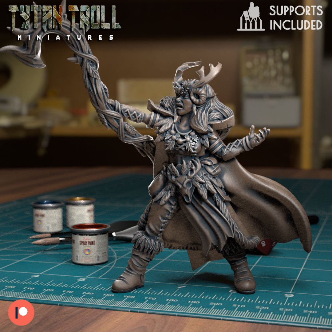 Female Druid Miniature | C - Tabletop RPG & D&D miniature. Perfect for wargaming & collectors