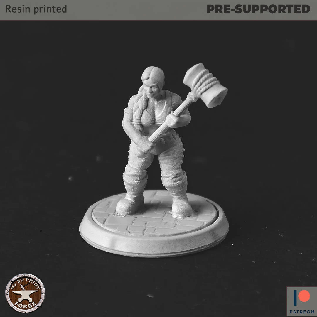 Female Dwarf Builder Miniature - A - 28mm