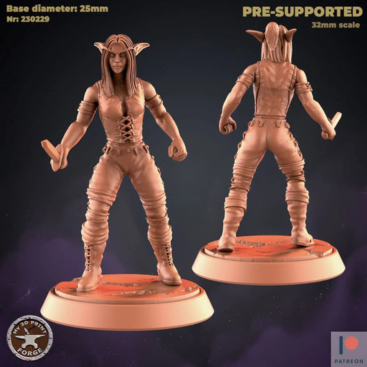 Female Elf Fighter Miniature - A - 28mm