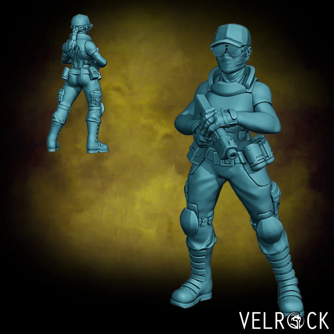 female Guardsmen Miniature | G - Tabletop RPG & D&D miniature. Perfect for wargaming & collectors