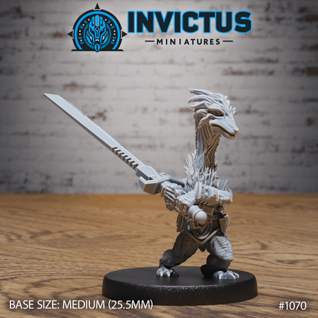 Longer Alien Miniature | C - Tabletop RPG & D&D miniature. Perfect for wargaming & collectors