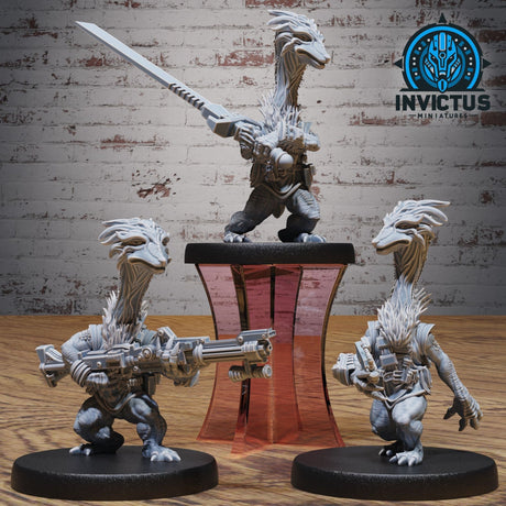 Longer Alien Miniature | Set of 3 - Tabletop RPG & D&D miniature. Perfect for wargaming & collectors
