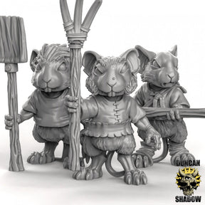 Mouse folk Farmer Miniature | Set of 3 - Tabletop RPG & D&D miniature. Perfect for wargaming & collectors