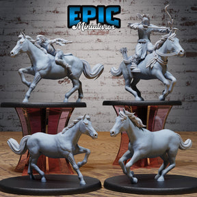Native indian Horse riders Miniature | Set of 4 - Tabletop RPG & D&D miniature. Perfect for wargaming & collectors