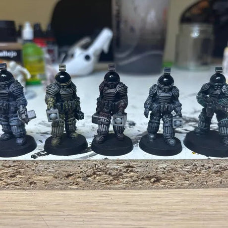 Papsikels Alien Artifact Explorers Miniature | Explorer A - Tabletop RPG & D&D miniature. Perfect for wargaming & collectors