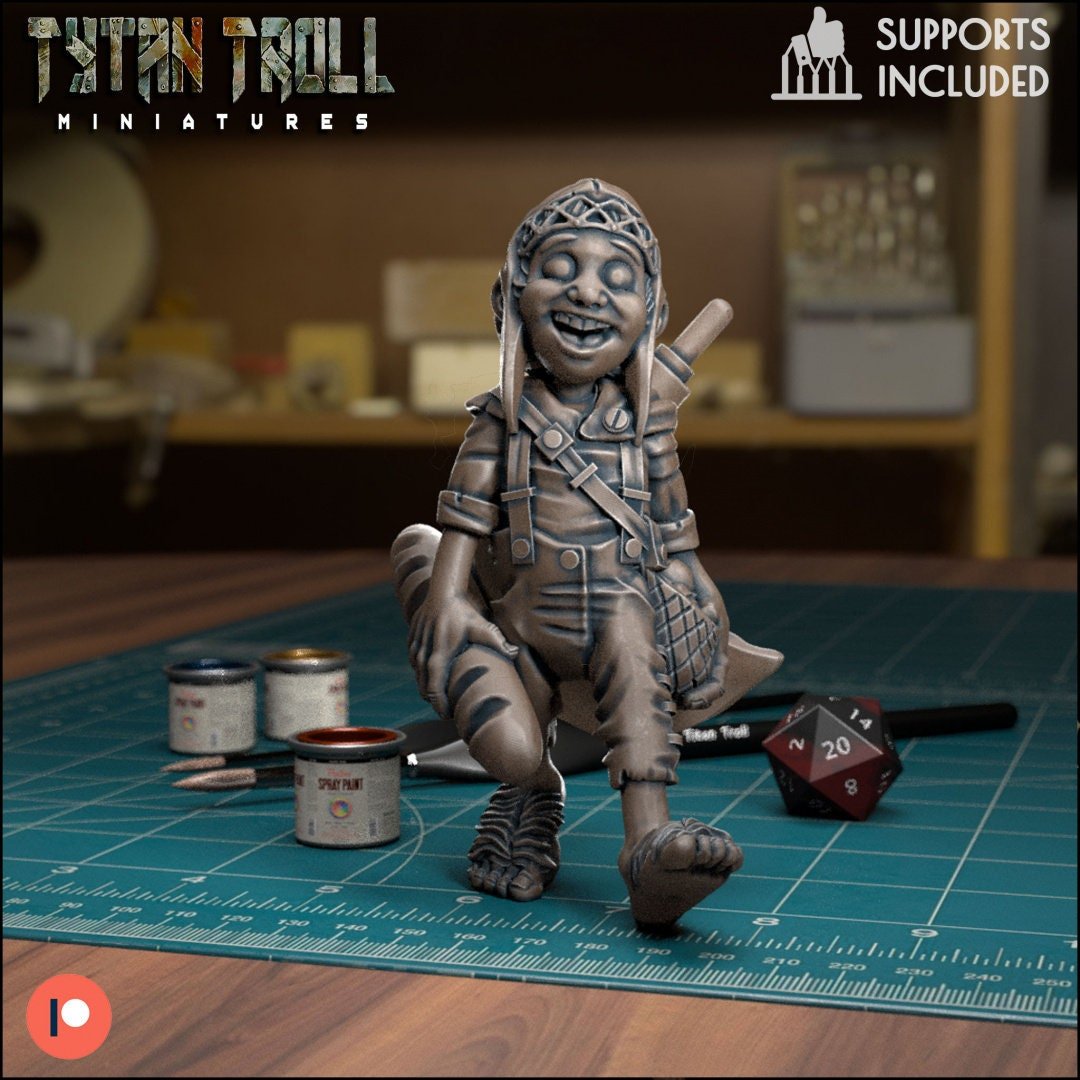 The Halfling Bundle Miniature | Halfling 5 - Tabletop RPG & D&D miniature. Perfect for wargaming & collectors