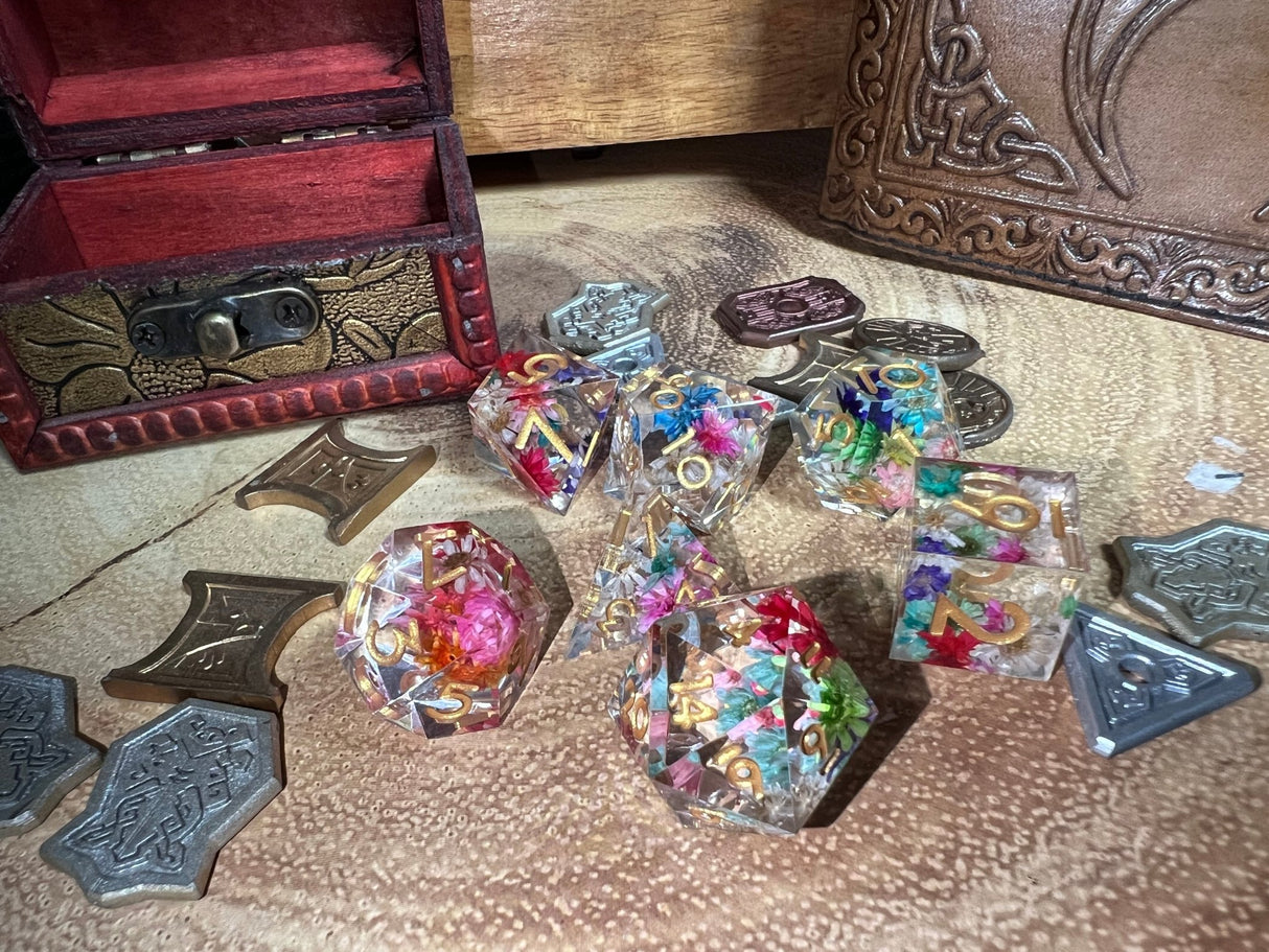 Solid Flower Sharp Dice, Ideal For Wargaming & Rpgs | - Tabletop RPG & D&D miniature. Perfect for wargaming & collectors